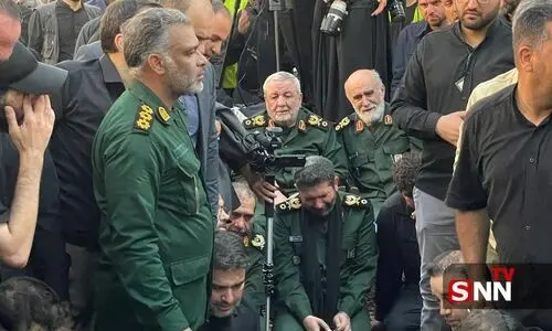 حضور حسن زاده فرمانده سپاه تهران در مراسم  تشییع سپهبد شهید سلامی