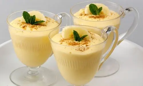 طرز تهیه دسر موزی ساده و سه سوته | روزهایی که وقت نداری این دسر را درست کن ! + ویدئو