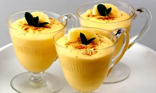 طرز تهیه دسر موزی ساده و سه سوته | روزهایی که وقت نداری این دسر را درست کن ! + ویدئو