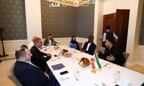 امروز اولین روز کاری سیدورف در استقلال | سیدورف با همسرش سرکار رفت +عکس