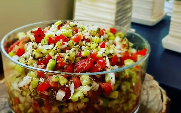 چجوری سالاد شیرازی خوشمزه درست کنم + طرز تهیه