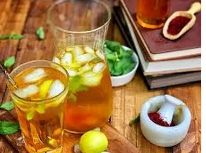 طرز تهیه شربت سکنجبین زعفرانی برای روزهای گرم! | شربت سنتی و محبوب ایرانی + روش تشخیص زعفران تقلبی