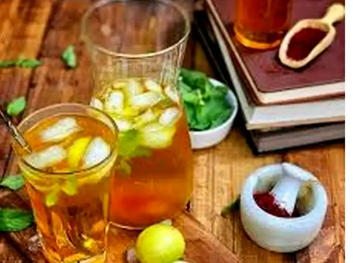 طرز تهیه شربت سکنجبین زعفرانی برای روزهای گرم! | شربت سنتی و محبوب ایرانی + روش تشخیص زعفران تقلبی
