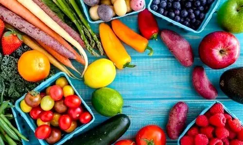 بهترین غذا برای هر گروه سنی چیه ؟ | افراد 40 ساله خوردن این غذا ها را فراموش نکنند !