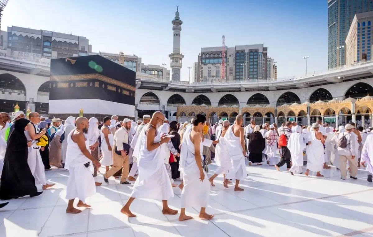 هشدار خطر مرگ درباره بوسیدن حاجیان