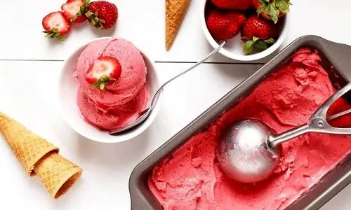 طرز تهیه یک بستنی خونگی جذاب بدون شکر + ویدئو