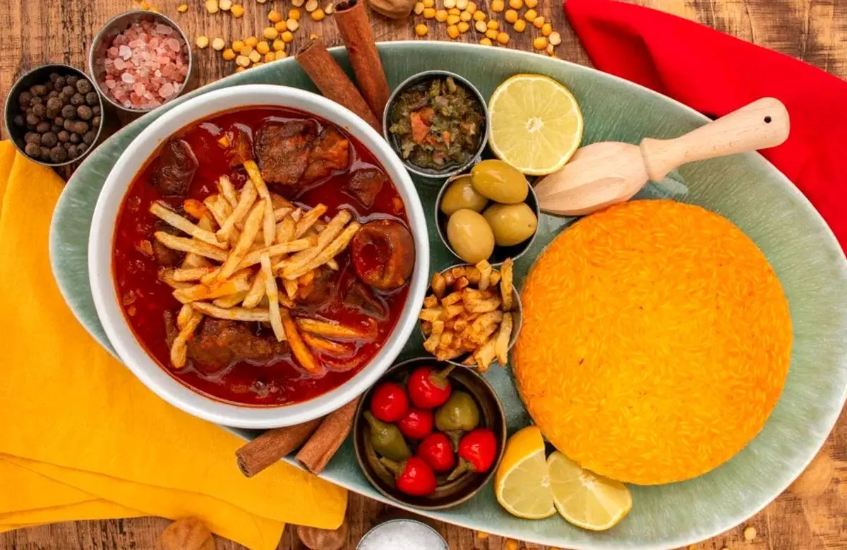 نکات مهم برای پختن قورمه سبزی خوشمزه | راز جا افتادن و سیاه شدن قورمه سبزی خوشمزه چیست؟