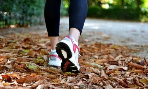 چگونه با پیاده روی لاغر شویم ؟ | چه ساعتی برای پیاده روی مناسب است؟