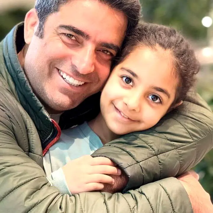 عکس متفاوت از منوچهر هادی و دخترش