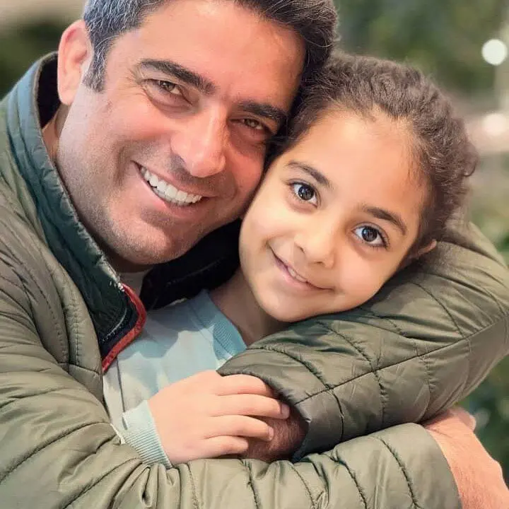 عکس متفاوت از منوچهر هادی و دخترش