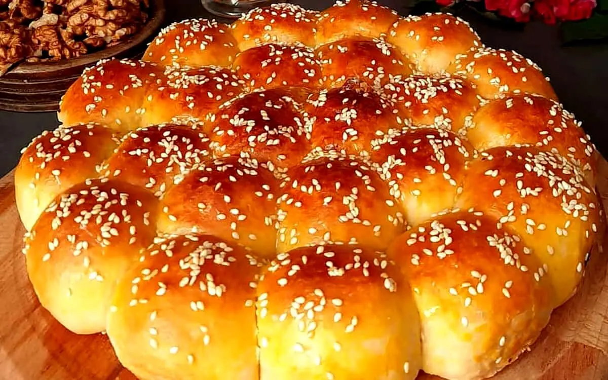 طرز تهیه نان کشمشی ساده به روش قنادی ها + فیلم