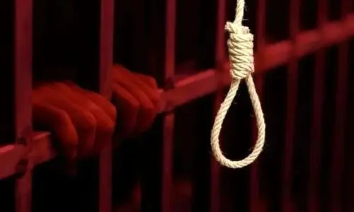 اجرای حکم اعدام قاتل چهار زن در ملأ عام