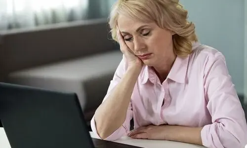 اگر همیشه احساس خستگی دارید ، بخوانید | ۷ روش عالی برای اینکه کمتر احساس خستگی کنید