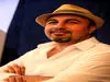 عکس وایرال شده از ژست خاص رضا عطاران با صدام + عکس